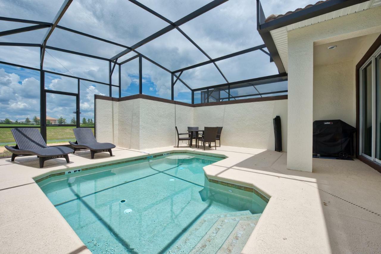 Modern Home With Private Pool Davenport Eksteriør billede